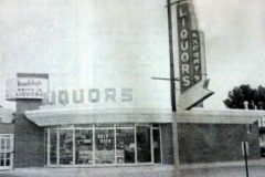 Knobby's Liquor Store before the 1978 flood Austin, Mn