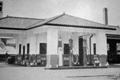 Pure Oil station on the other end of Main, Oakland Ave n Main, a corner station Austin, Mn