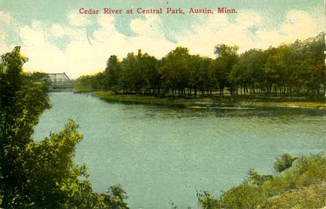 1910 postcard of the Cedar River at Central Park