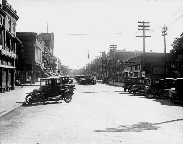 Main St. (looking south) - 1923 Austin, Mn