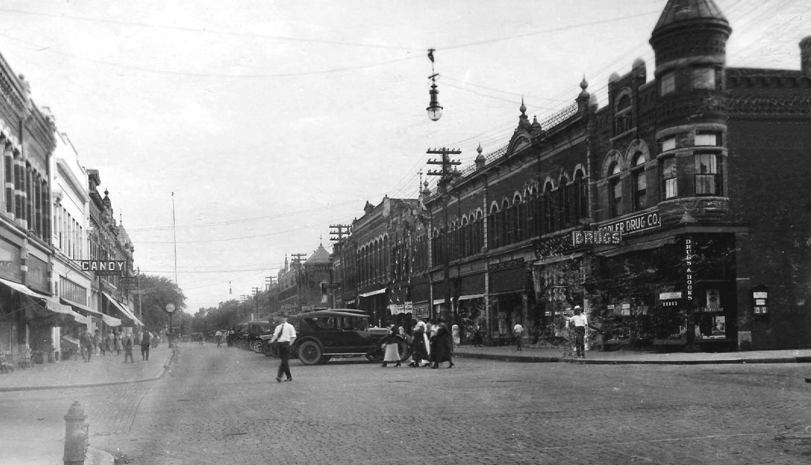 Main St. (looking south - yr. unknown) Austin, Mn