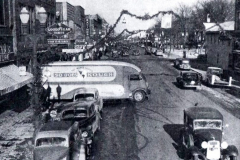 Main Street (looking north from Oakland Ave. - 1940's) Austin, Mn