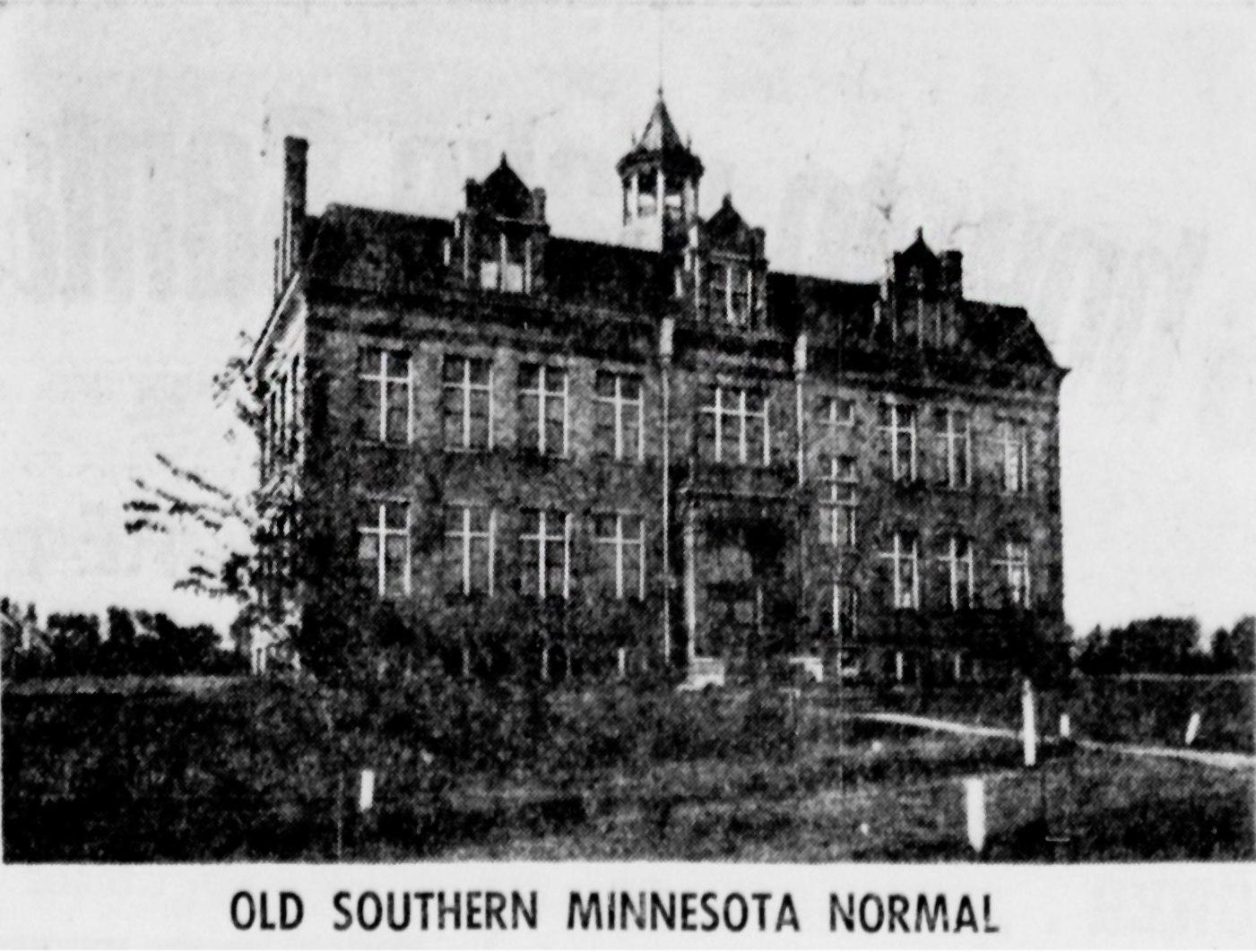 Southern-Minnesota-Normal-College-was-located-on-the-southern-side-of-Galloway-Park